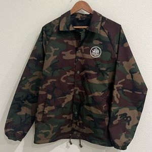 Vans green camo windbreaker size medium